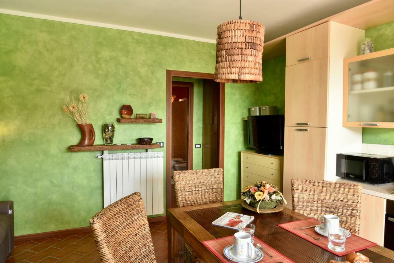 Holiday Apartment Albachiara Tavernola Bergamasca Exteriör bild