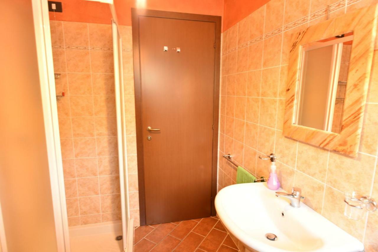 Holiday Apartment Albachiara Tavernola Bergamasca Exteriör bild