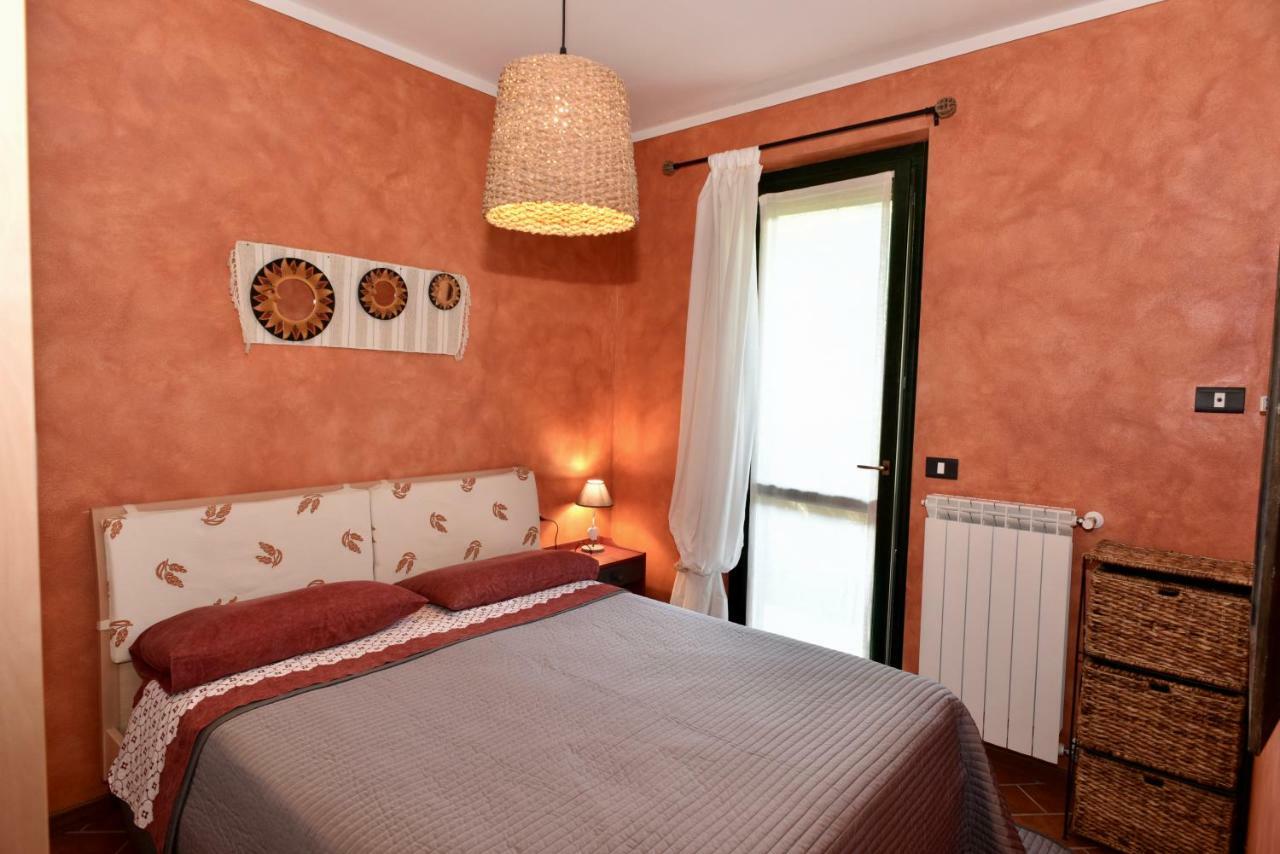 Holiday Apartment Albachiara Tavernola Bergamasca Exteriör bild